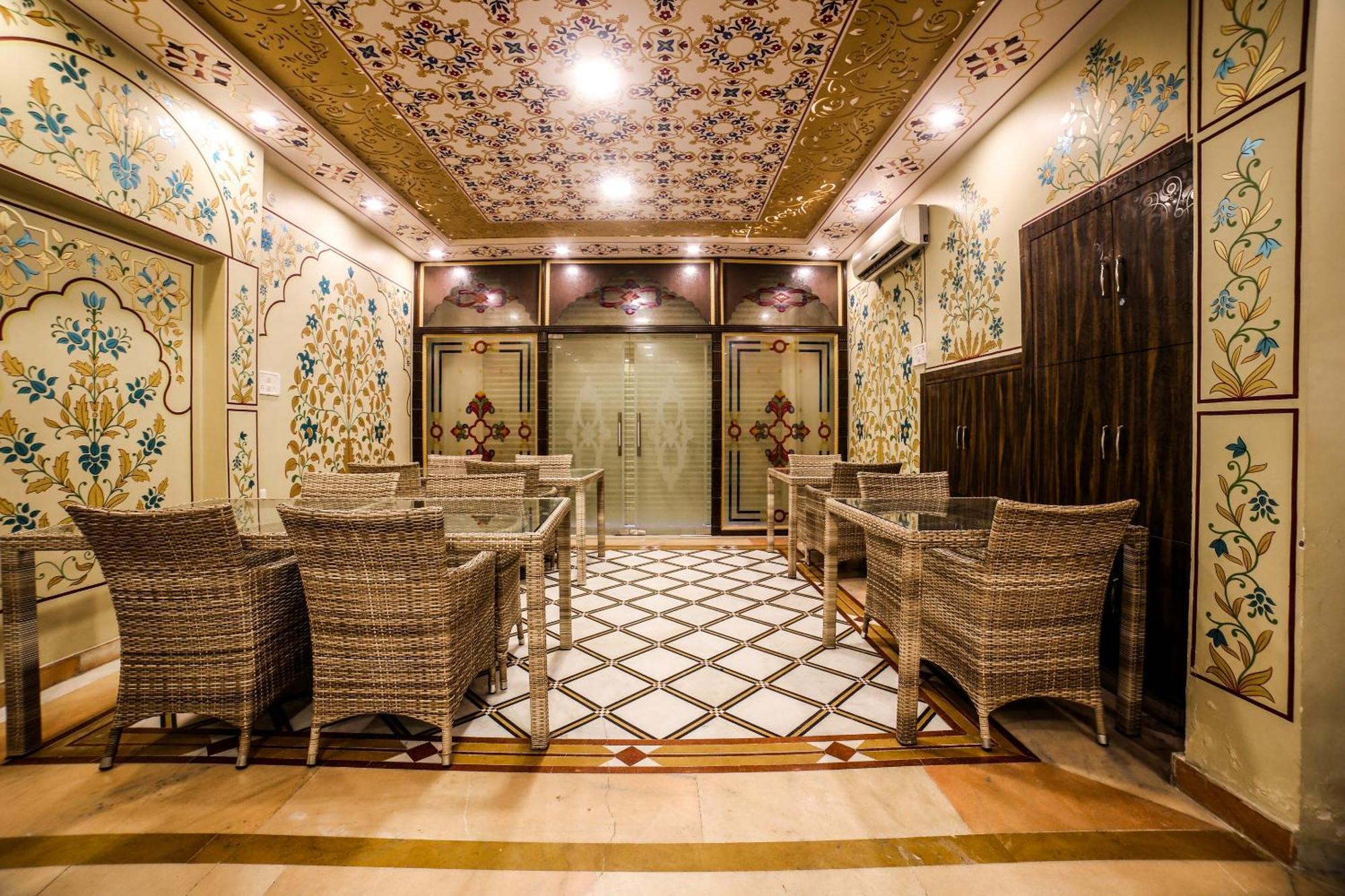 Collection O 36316 Hotel White Palace Jaipur Extérieur photo